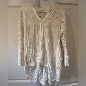 Chicos lace blouse with fanned sleeve